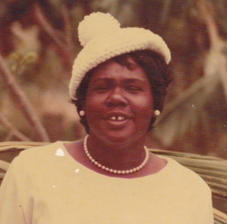 Esther E. Davis Dies at 82