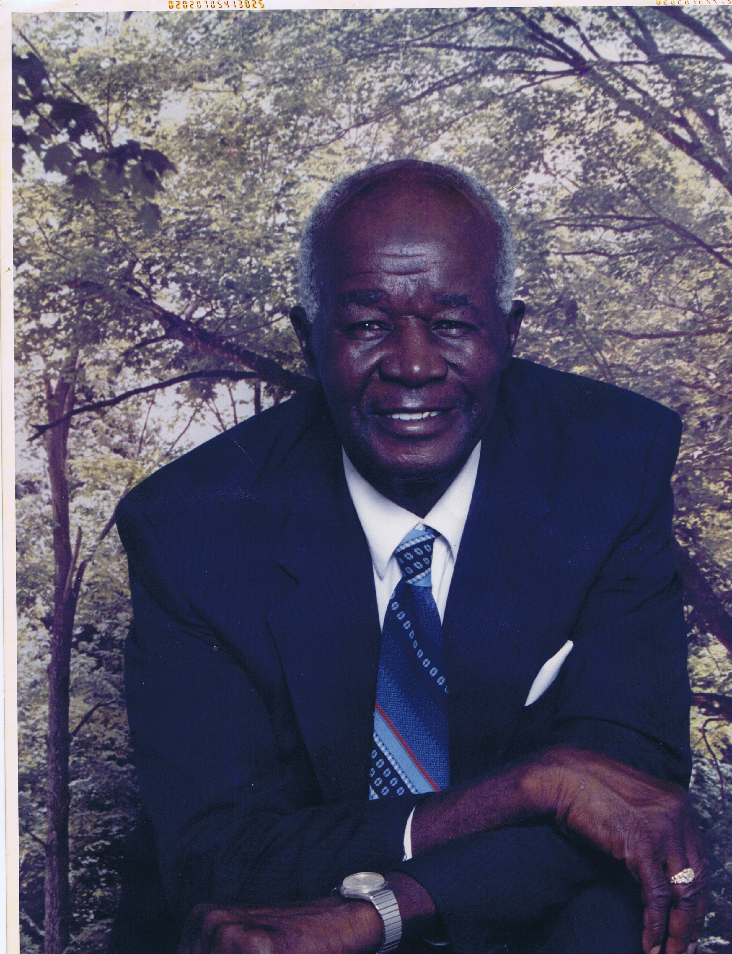 Antonio B. Lloyd Dies at 85