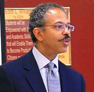 Former New Jersey AG Delivers Life Lessons to St. Thomas Students