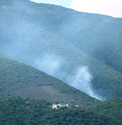 BVI Dump Smoke Continues to Foul Coral Bay Air